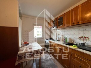 Apartament cu 2 camere, centrala proprie, situat in zona Dambovita