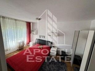 Apartament cu 4 camere, 2 bai si 2 balcoane in zona Sagului