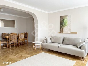 Apartament 3 camere, 2 bai, etaj 3, zona Liceului Sportiv