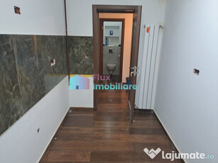 Apartament cu 4 camere în zonă centrală