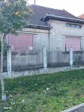 Schimb apartament decomandat - 3 camere cu casa