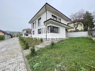 Casa individuala | zona accesibila | localitatea Chinteni