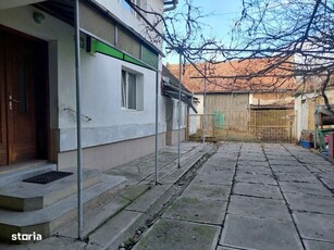 Apartament cu 2 camere/parcare interioara/zona strazii Galaxiei.