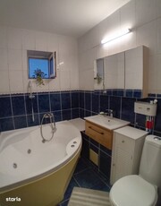 De vânzare apartament 3 camere zona centrală Bariera