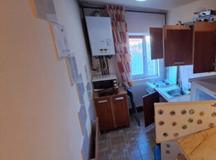 Inchiriez apartament cu o camera p-ta Doina