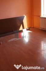 Vânzare apartament 3 camere Apărătorii Patriei - Spiru...