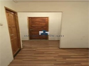 Vanzare Apartament 3 Camere Semidecomandat GiurgiuluiStraja