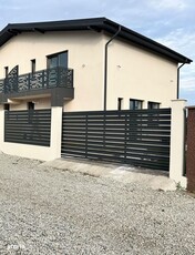 Casă 8 camere de vânzare | zona Terezian