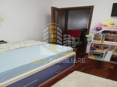 Apartament 3 camere zona Bucovina