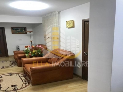 Apartament 3 camere zona Bulevard