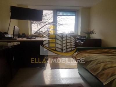 Apartament 3 camere zona Marchian