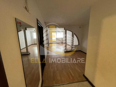 Apartament 4 camere Primaverii