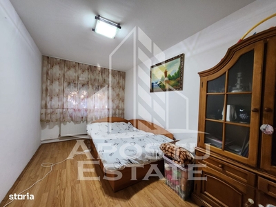 Apartament cu 3 camere, parter, zona Dacia