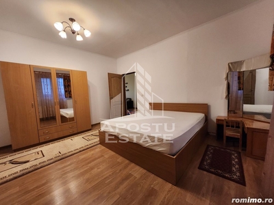 Apartament cu 4 camere, centrala proprie, zona Bucovina