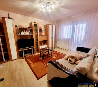 Apartament cu trei camere, decomandat, complet echipat, zona Bartolomeu, Brasov