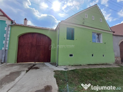 Casa cu 3449 mp curte si gradina