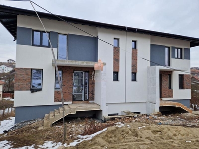 Duplex cu teren 350 mp, Dezmir str asfaltata