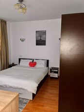 Apartament 2 camere, decomandat, metrou, centrala proprie, Pacii