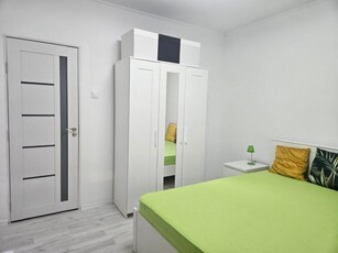 Apartament 2 camere, decomandat, modern, metrou aproape, 1 Mai