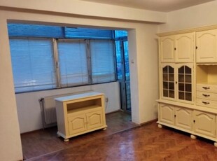 Apartament 4 camere in Deva, zona Piata centrala, Aleea Muncii, 74 mp, etaj 3/4.