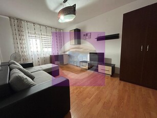 Apartament cu 3 camere Decomandat in Alexandru cel bun zona Pietei