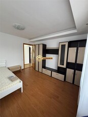 Apartament cu 3 camere in Hlincea