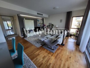 Apartament SUPERB, RENOVAT cu 2 camere, mobilat, terasa superba, parcare, boxa