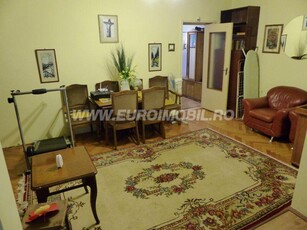 De inchiriat apartament 3 camere in Targu Mures, cartier Dambul Pietros