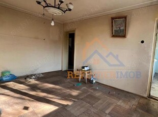 Vanzare apartament 3 camere Zona Crangasi Lacul Morilor