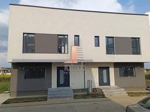 Vila tip duplex P+1E cu 4 camere proiect finalizat Tunari comision 0% de vanzare Stadion Tunari, Tunari