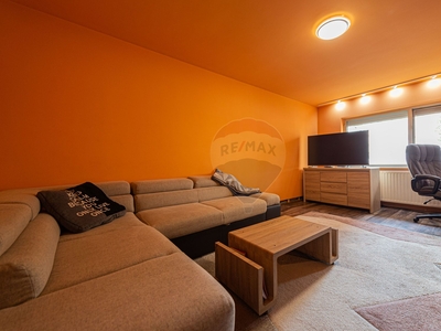 Apartament 3 camere vanzare in bloc de apartamente Arad, Alfa