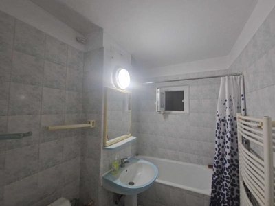 Apartament cu 2 camere cu centrala propie