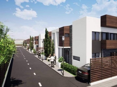 Duplex de vanzare, 120 mp, curte 250 mp, zona Avram Iancu