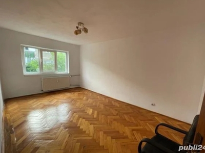 Zona Aradului, apartament 2 camere, etaj 3, preț 72000 euro