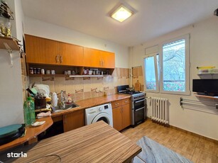 Apartament de vânzare în zona Tractorul cu parcare acoperită!