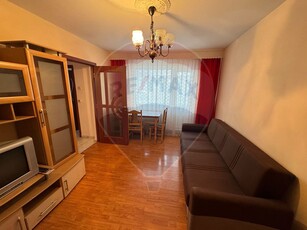 Apartament 3 camere inchiriere in bloc de apartamente Bacau, Mioritei