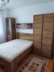 Apartament cu 4 camere decomandat