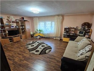 Decebal,apartament 3 camere decomandat