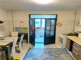 Vanzare apartament 3 camere Teiul Doamnei