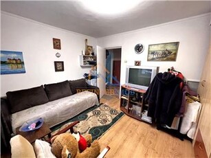 Vanzare Apartament cu 2 camere, zona Rahova