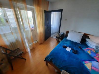 Apartament cuu 2 camere decomandat la etajul 2/4 -zona Pacurari