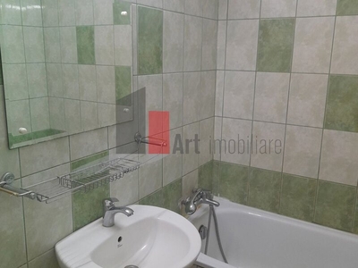 Apartament 2 camere Decebal 2 Camere Va propunem spre vanzare 2 camere situ