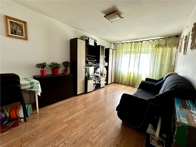 Apartament 3 camere de vanzare Pacurari