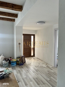 Casa de 3 camere, 115mp, curte si gradina, priveliste natura, zona Vin