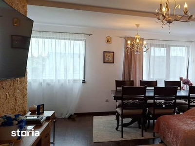 Apartament cu 2 camere de vanzare in Top City, Tractorul