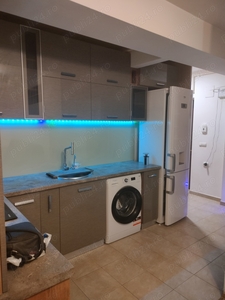 Închiriez apartament