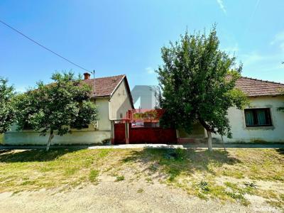 Proprietate in Chisineu-Cris formata din casa + teren 1040 mp,fs.24 ml -34500 euro