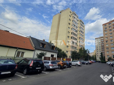 Apartament 3 camere cu boxa zona Grivitei