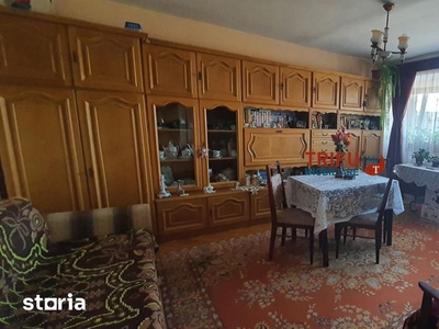 Apartament 3 camere de vanzare decomandat Centru