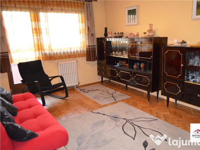 Apartament 4 Camere si 2 Bai de Zona Semicentrala